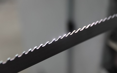 宁德双金属带锯条产生切削噪音的原因具体有哪些？